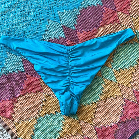 Beach Bunny Swimwear Ruched Bikini Bottom - Picture 2 of 4